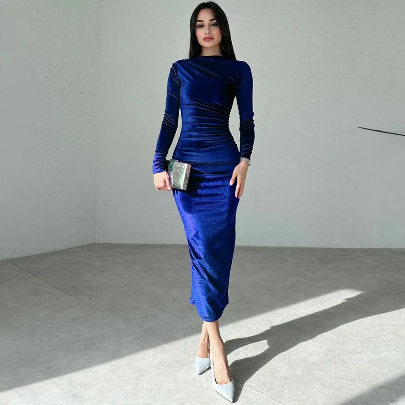 Festkjole: Elegant langermet midikjole for kvinner med delikate volanger.
