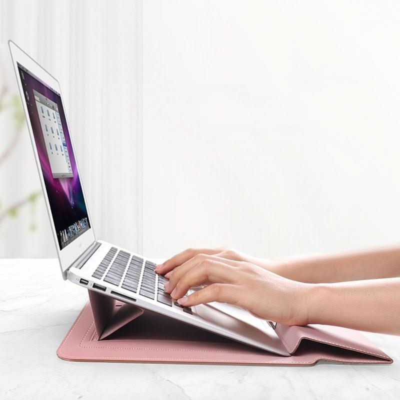Nærbilde av elegant laptop sleeve som viser tekstur og kvalitet i materialet.