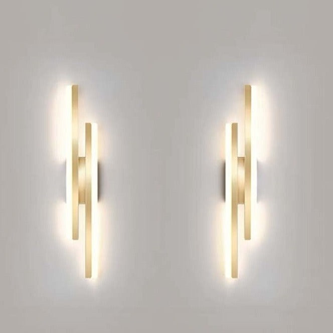 Vegglampe med LED, moderne belysning som skaper en elegant atmosfære i gangen.