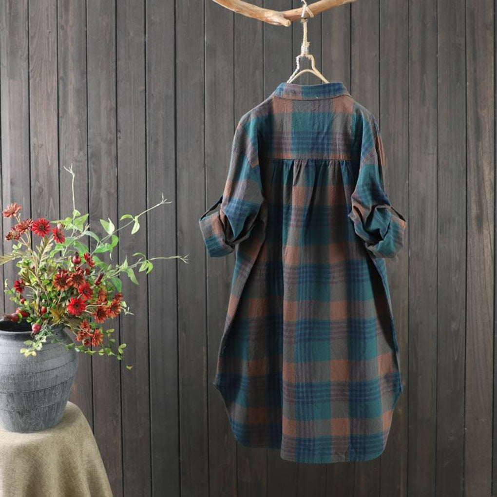 Allsidig kvinners bluse med lang erm, elegant for både hverdag og fest. Komfortabel skjorte i god kvalitet.