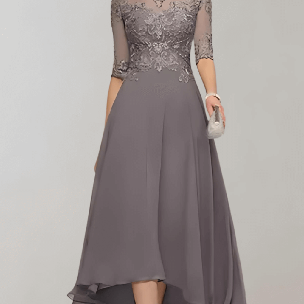 Maxikjole i blonder, lang og elegant. Perfekt damekjole for bryllup, selskap og festlige anledninger.