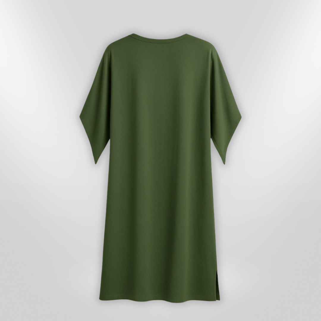 Stilfull langkjole med drapert design for kvinner. Elegant v-hals, ideell som sommerkjole.
