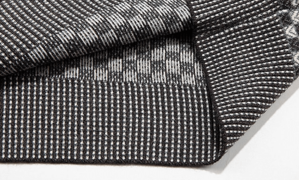 Komfortabel menns strikkegenser. Casual pullover, varm og stilig for hverdagsbruk.