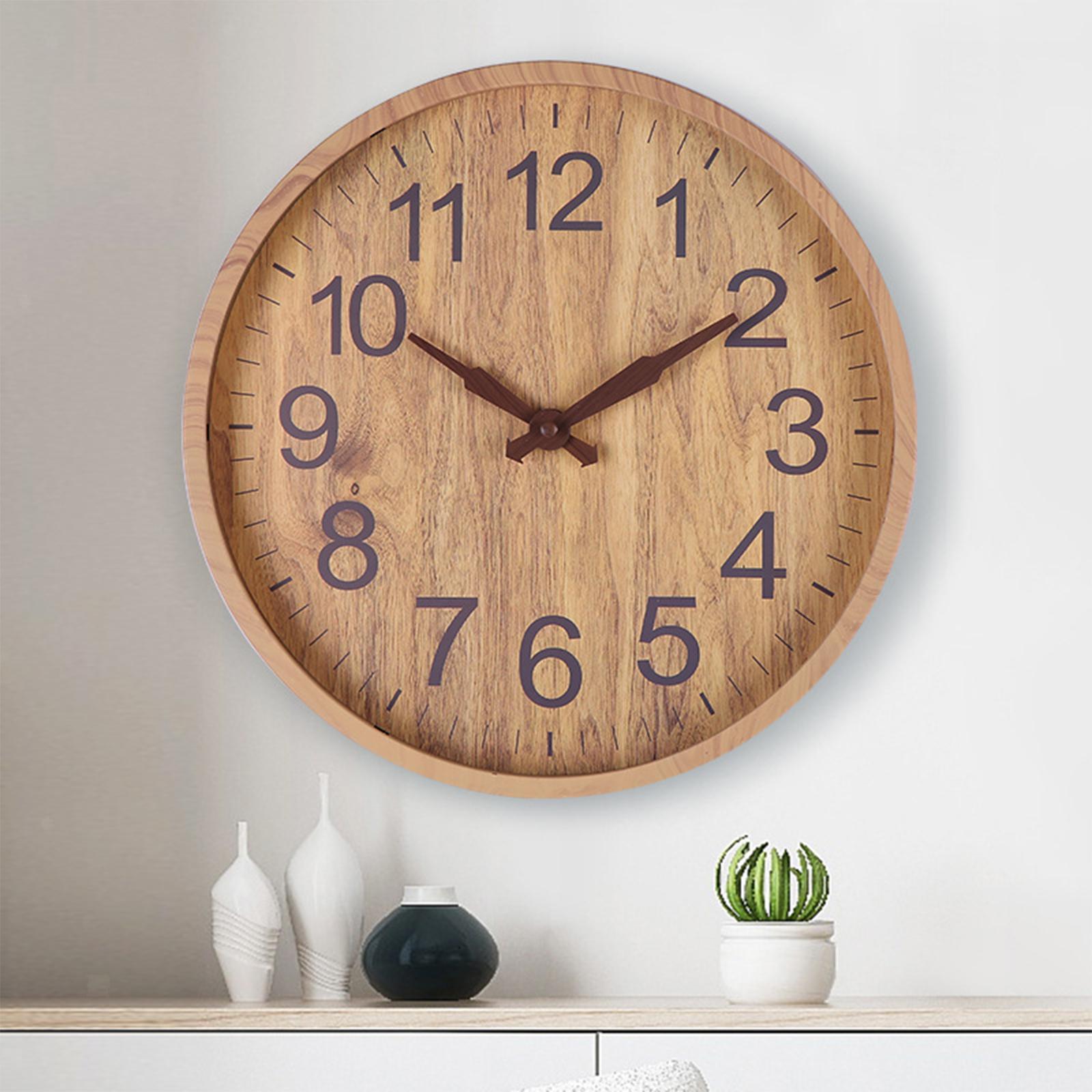 Moderne veggklokke i minimalistisk stil, en perfekt gaveide. Elegant design og stille urverk.