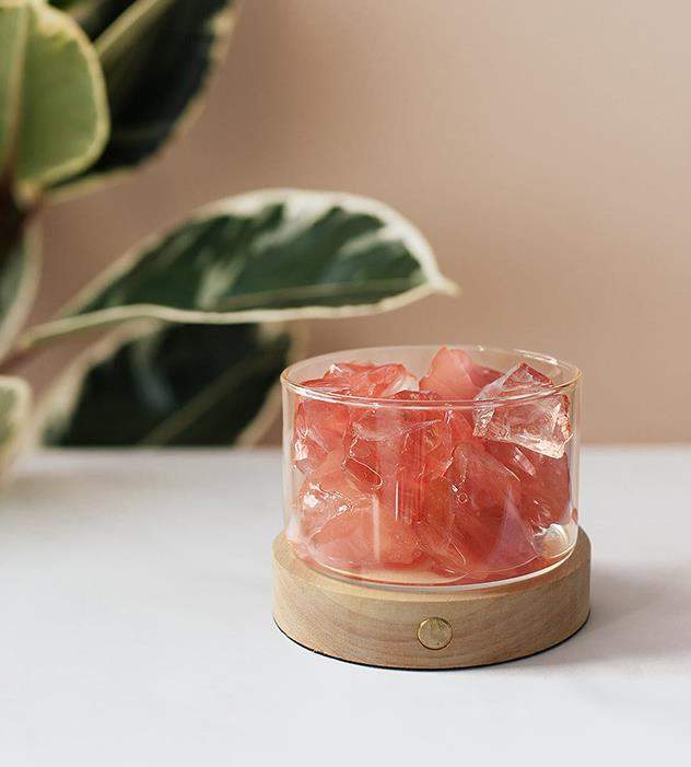 Elegant naturstein diffusor, en vakker hjemmedekor og duftspreder for eteriske oljer.
