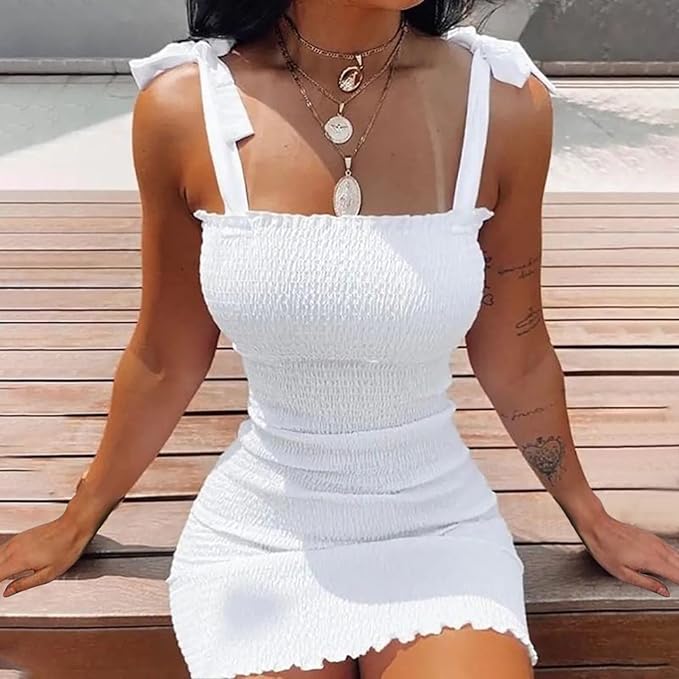Casual etuikjole for kvinner med off-shoulder design, flott som sommerkjole på ferie.
