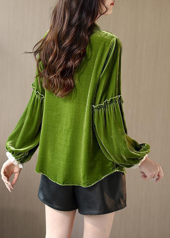 Løs fargerik patchwork topp med rysjer for kvinner, ideell for varmere dager.