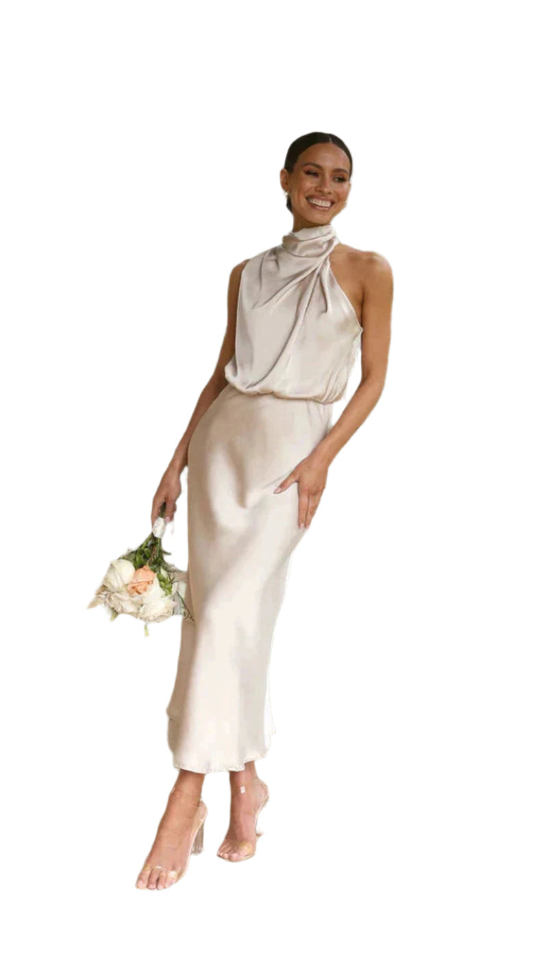 Elegant sateng maxikjole for kvinne, perfekt til fest og bryllup. Lang, behagelig og tidløs stil.