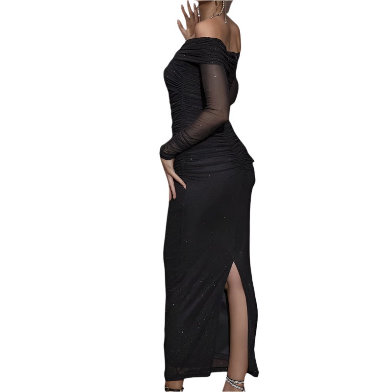 Elegant svart off-shoulder kjole med lange ermer for kvinner, perfekt for fest og bryllup.