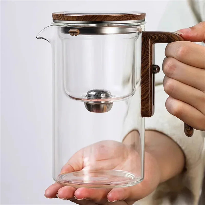Elegant tekanne med integrert infuser; nyt perfekt brygget løs te med dette moderne teutstyret.