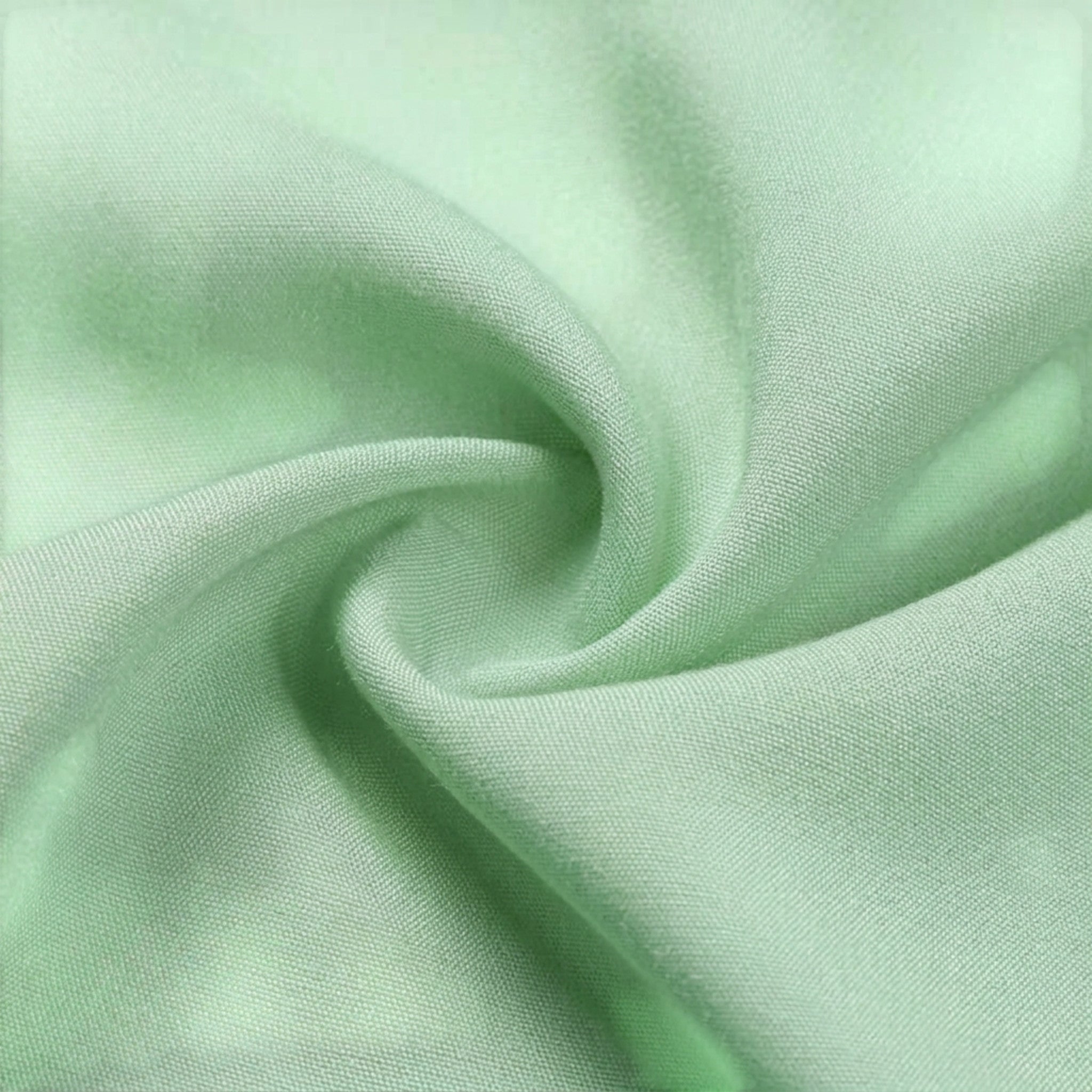 Sommerlig blomsterkjole, komfortabel og ermeløs, med et friskt mønster for damer.
