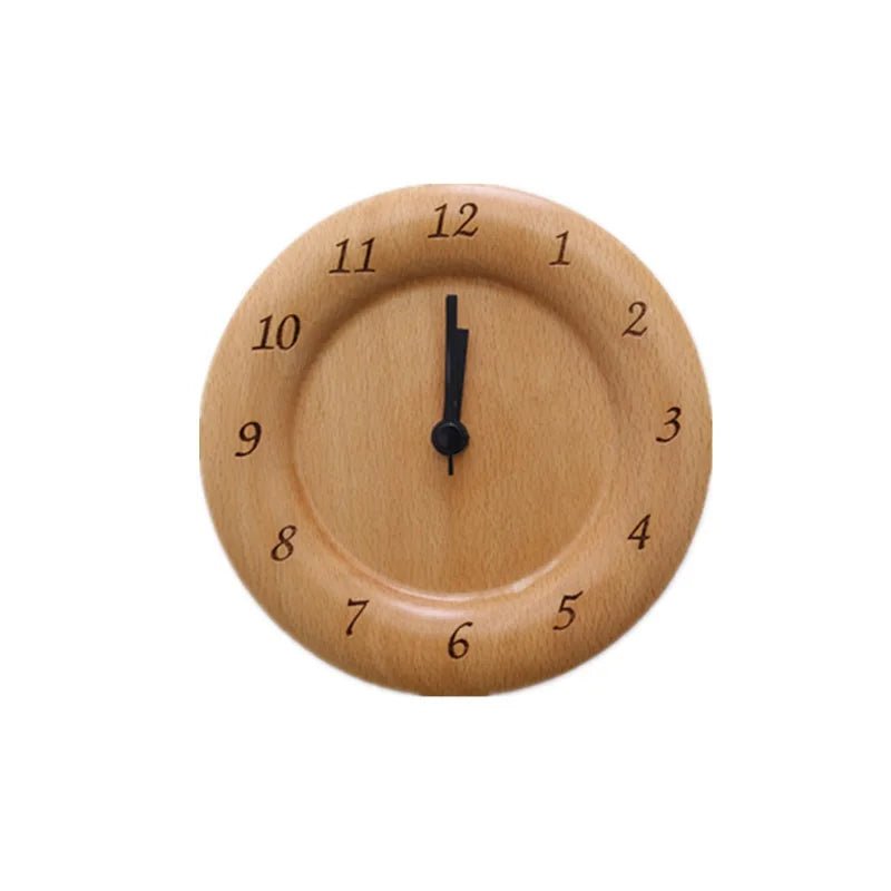 Elegant og funksjonell vekkerklokke i naturlig bøketre. Tidløst design for et moderne hjem.