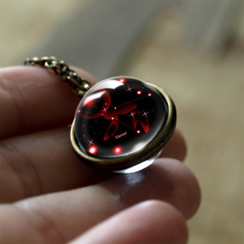 Kvinnelig anhengshalskjede med stjernetegn. Elegant og tidløst smykke for astrologi-elskere.