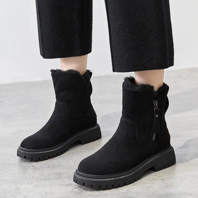 Svarte casual kvinneboots med ortopedisk støtte, perfekt for hverdagsbruk og optimal komfort.