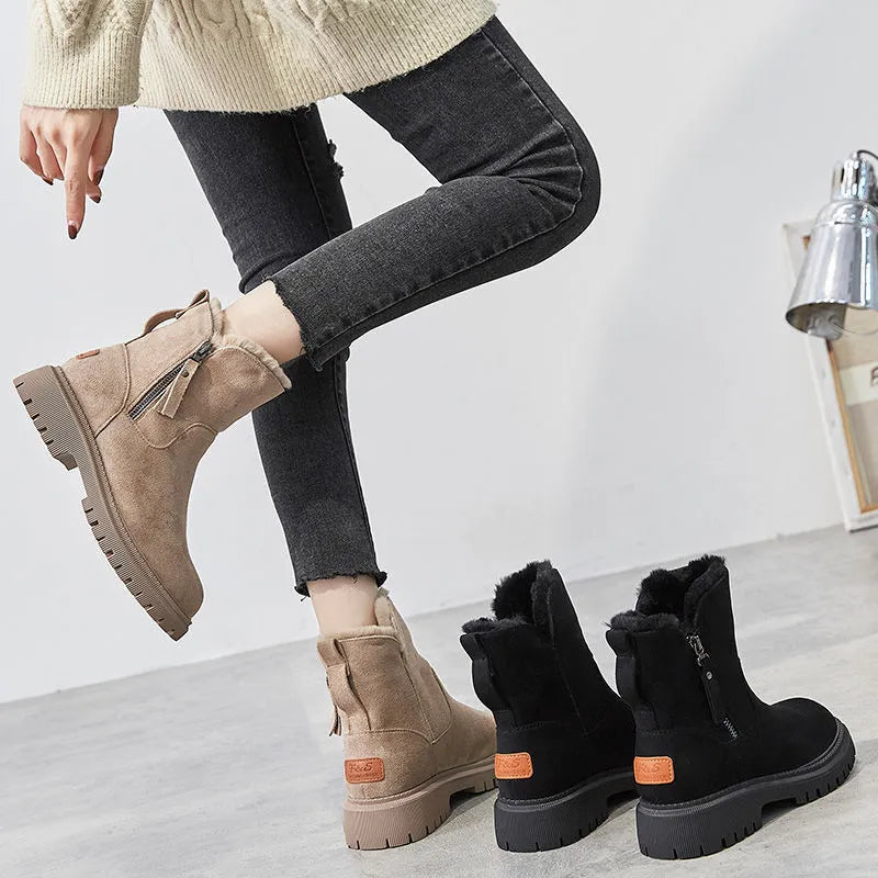 Komfortable hverdags kvinneboots i svart, med elegant stil og viktig ortopedisk støtte for dine føtter.