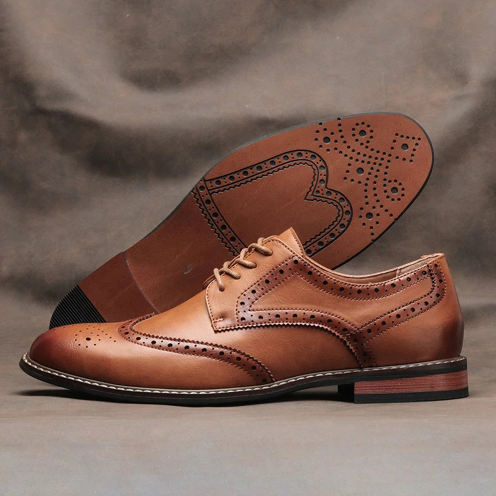 Nærbilde av brogue dressko med detaljert perforering og kvalitetsskinn, for stilbevisste menn.