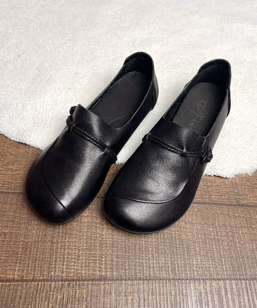 Klassiske retro cross strap damesko med flat såle, ideelle for hverdagsbruk og elegante anledninger.