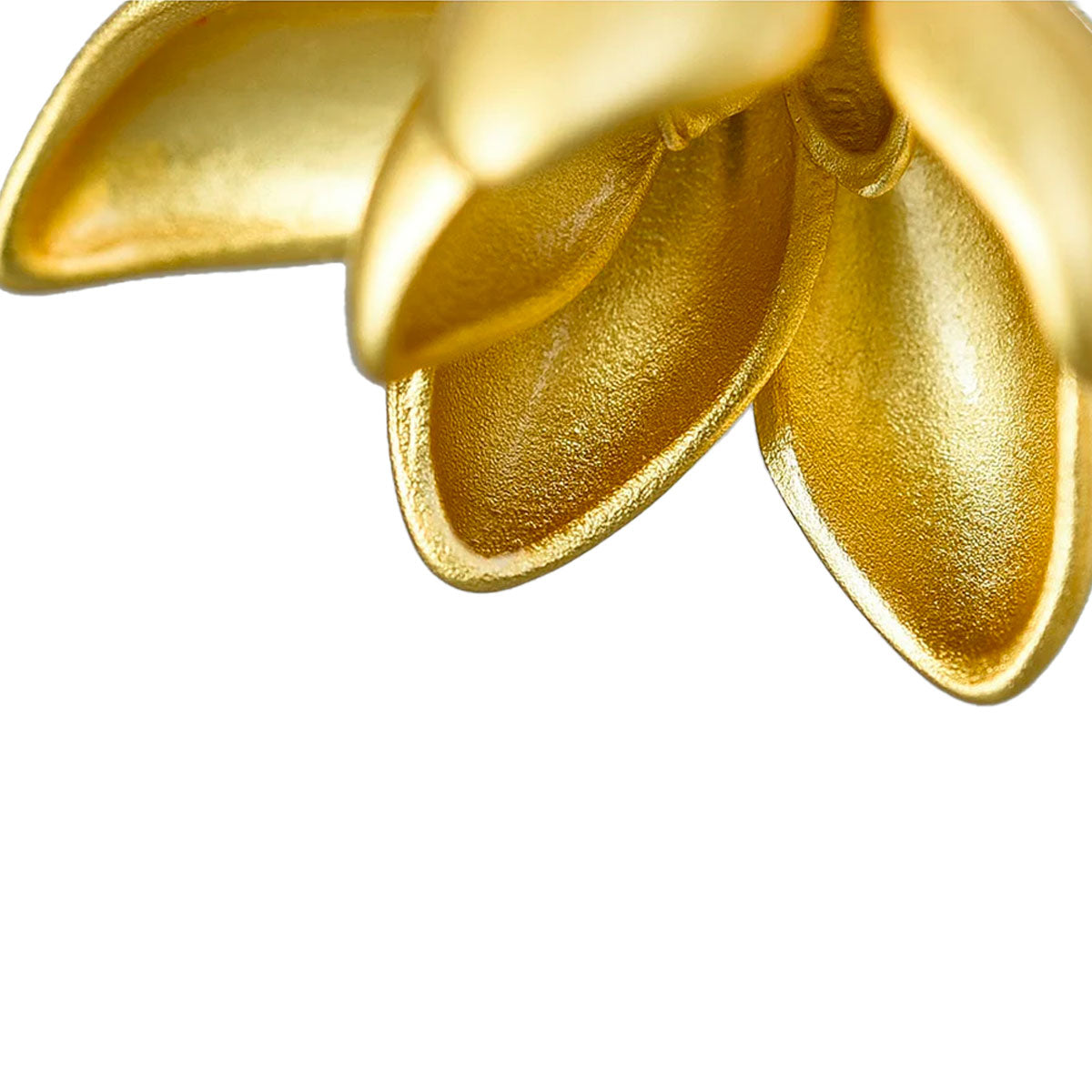 Elegante Damen Hängeohrringe mit Magnolia-Blüten, goldfarben, nickelfrei.