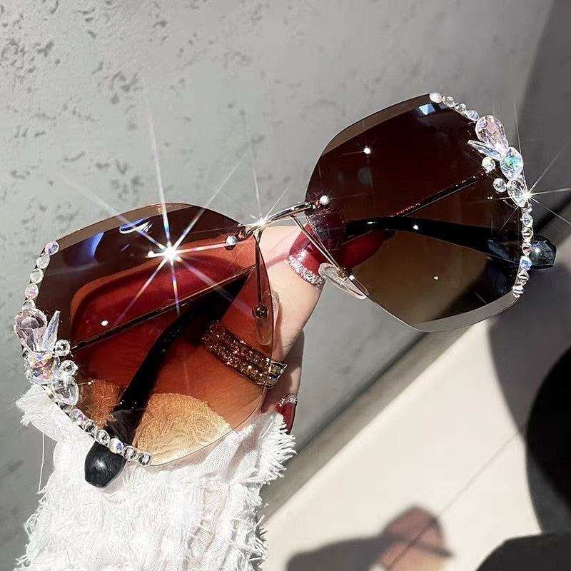 Schicke Gold-Rahmen Damen-Sonnenbrille, randlos, mit funkelnden Strass-Akzenten, Accessoire
