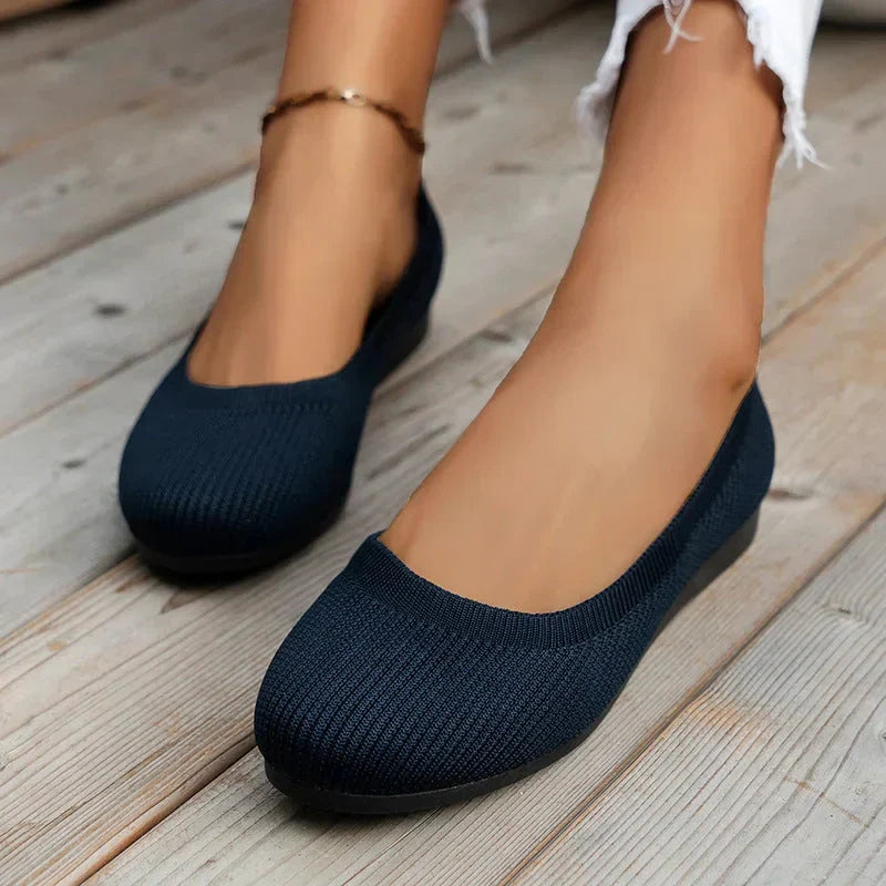 Pustende sommersko for kvinner, elegante flate ballerinaer i mesh, ideelle for varme dager.