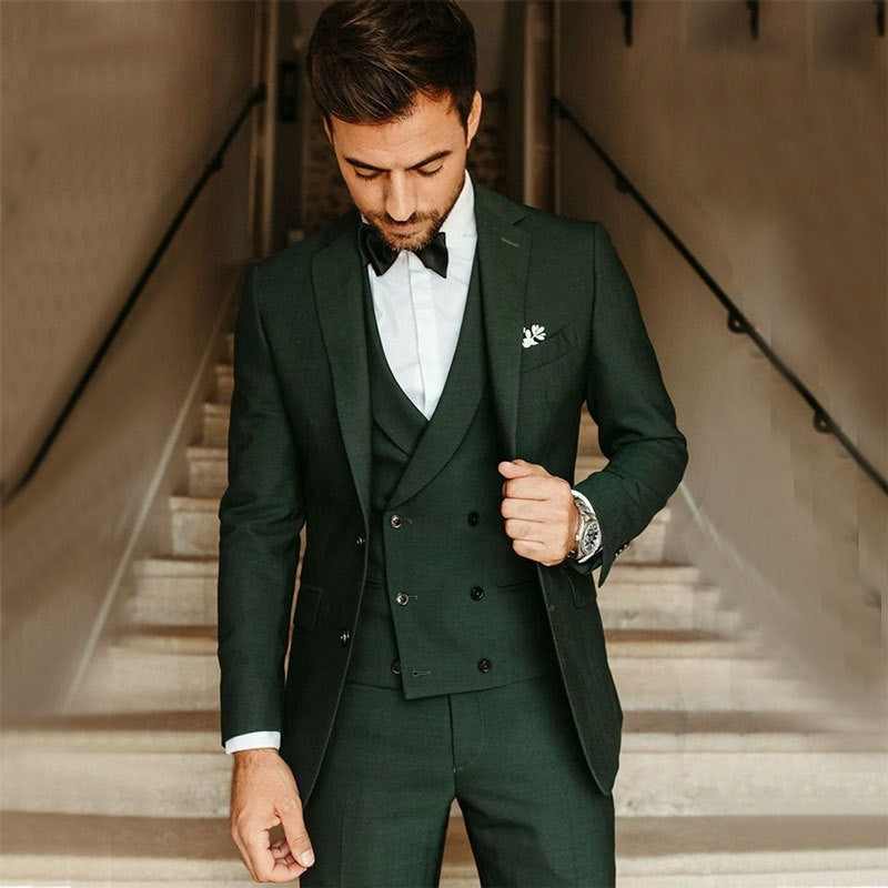 Herren Anzugset, 3-teilig: klassischer Blazer, Weste und Hose für einen smarten Businesslook.