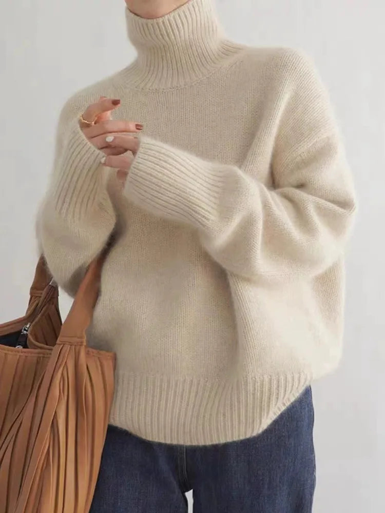 Myk og varm damegenser med høy krage, perfekt som elegant turtleneck genser for kaldere dager.