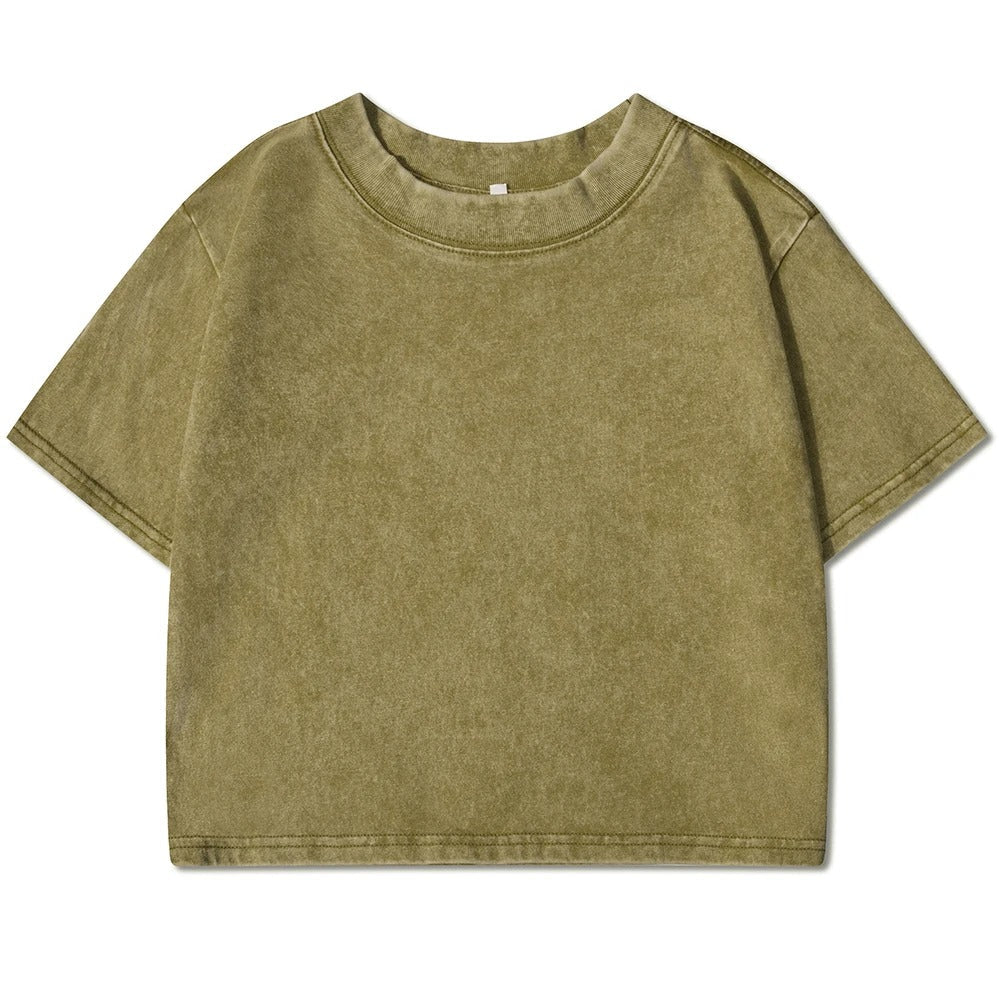 Elegant slim fit t-skjorte for damer med vasket effekt, moderne og moteriktig sommerplagg.