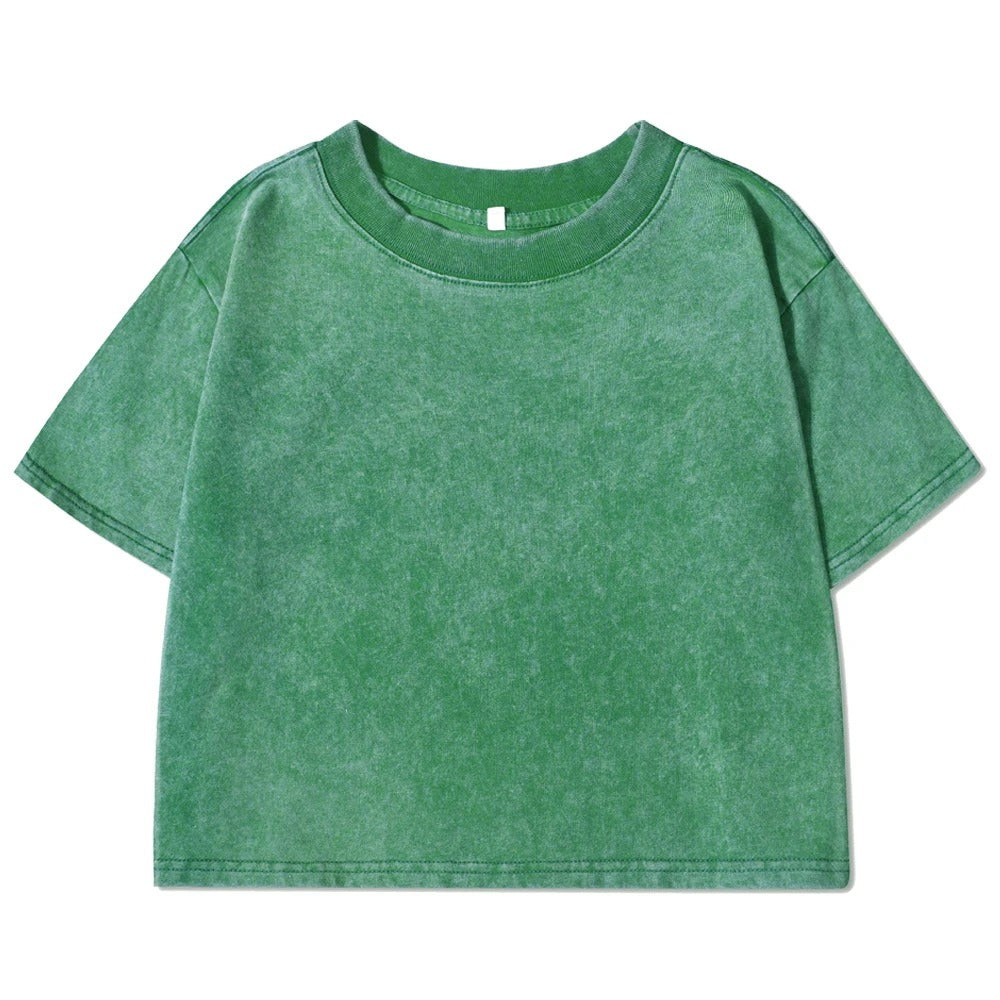 Motefull ensfarget slim fit t-skjorte for kvinner, vasket effekt gir unik og behagelig stil.