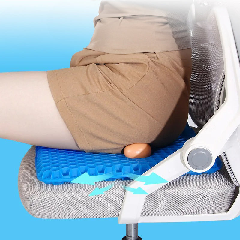 Pustende gelpute med ergonomisk design gir optimal sittestøtte og avlastning for rullestol og bilsete.