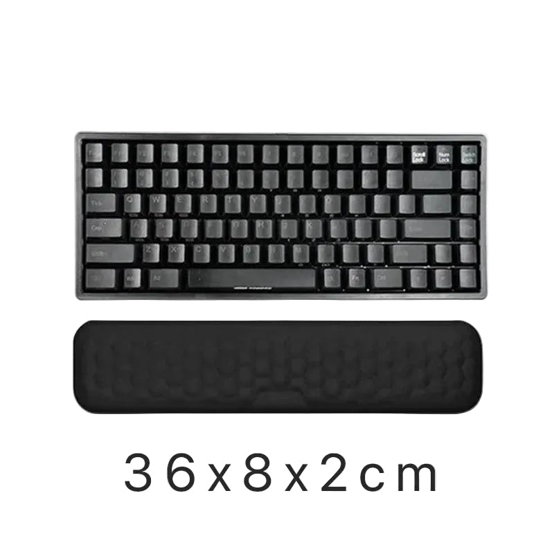 Ergonomisk håndleddsstøtte i memoryfoam for PC-bruk, gir komfort for tastatur og mus.