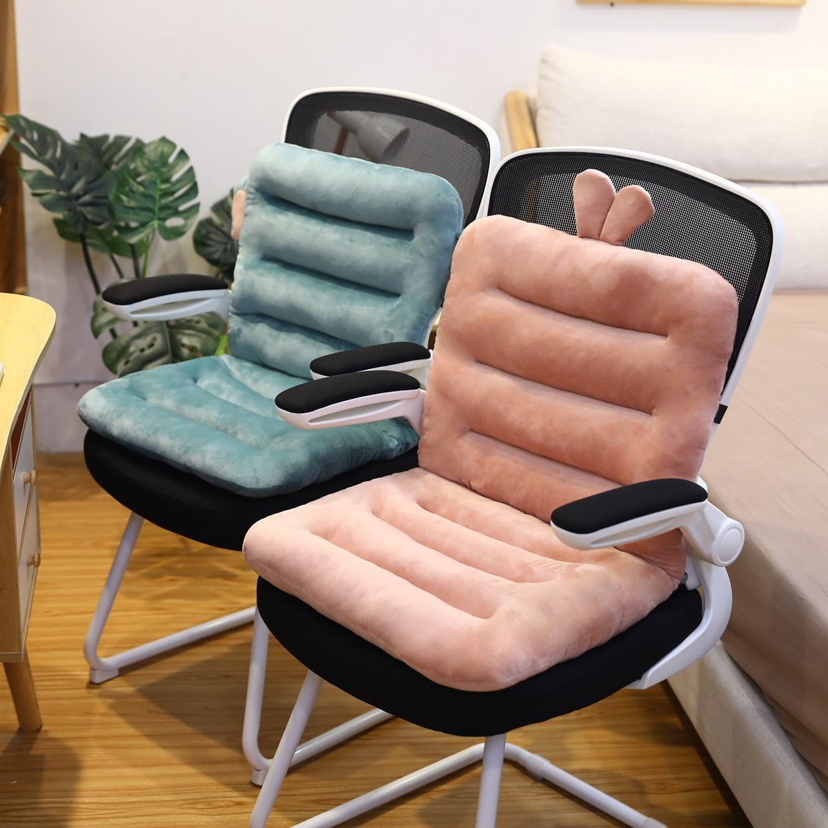Kontorstolpute forbedrer ergonomi på arbeidsplassen. Sittepute for smertefri sitting og god holdning hele dagen.