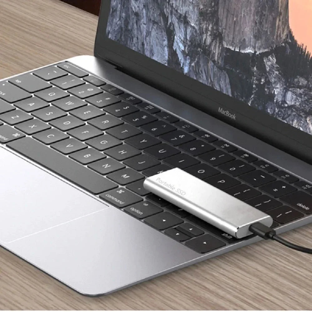 Bilder av ekstern 4TB USB-C harddisk: rask overføring og rikelig med digital lagring.