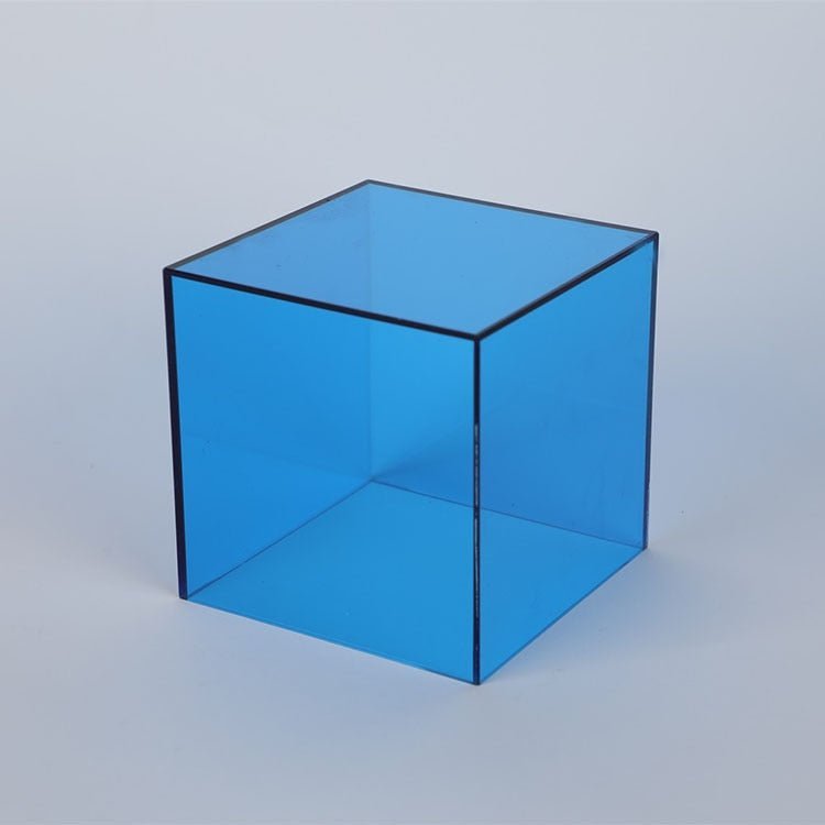 Minimalistisk akrylboks, fargerik variant for moderne interiør og ryddig oppbevaring av småobjekter.