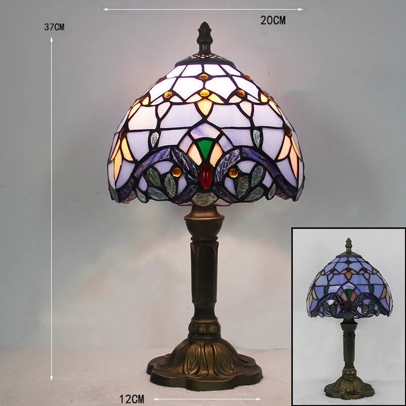 Bordlampe med fargerik LED-belysning og justerbar fleksibel hals, perfekt for moderne interiør.