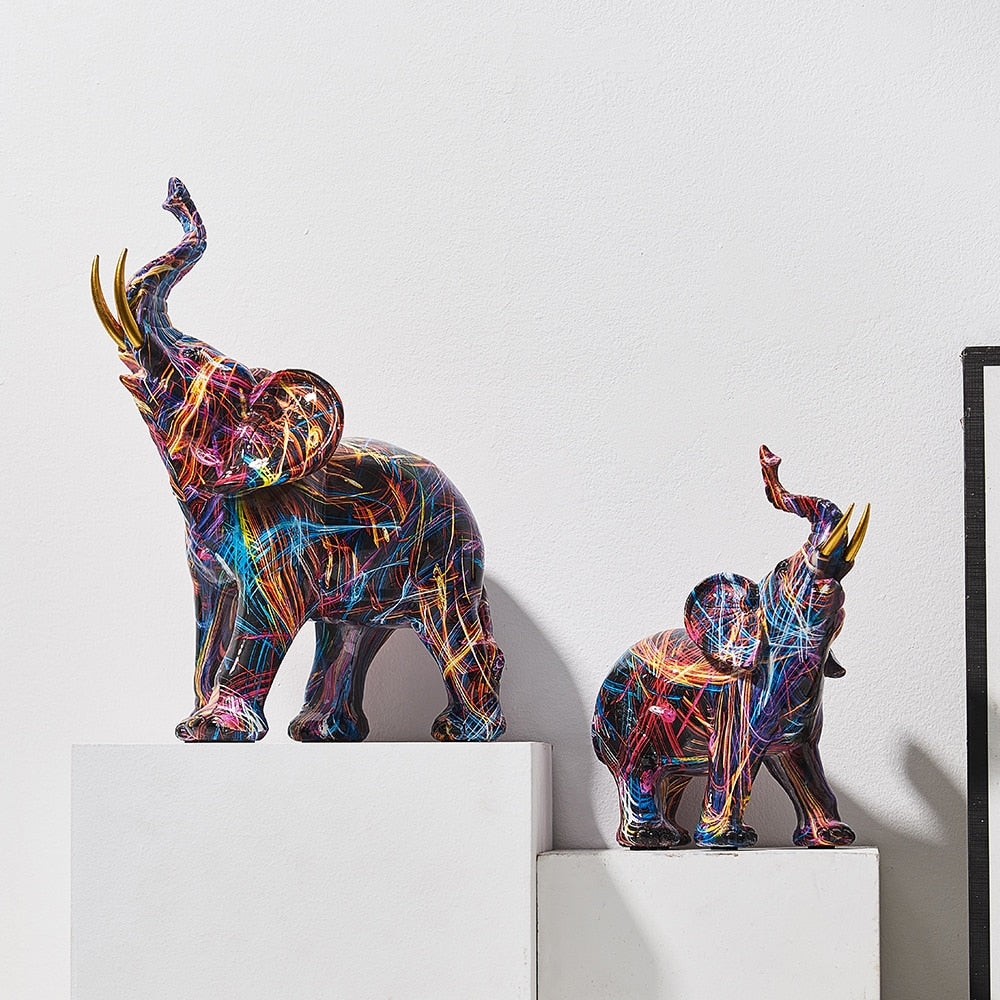 Kunstnerisk elefantdekor i abstrakt graffiti stil, fargerik resin statue.