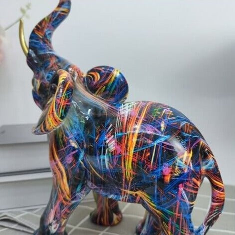 Fargerik elefant i graffiti-design, moderne kunstfigur som bringer lykke.
