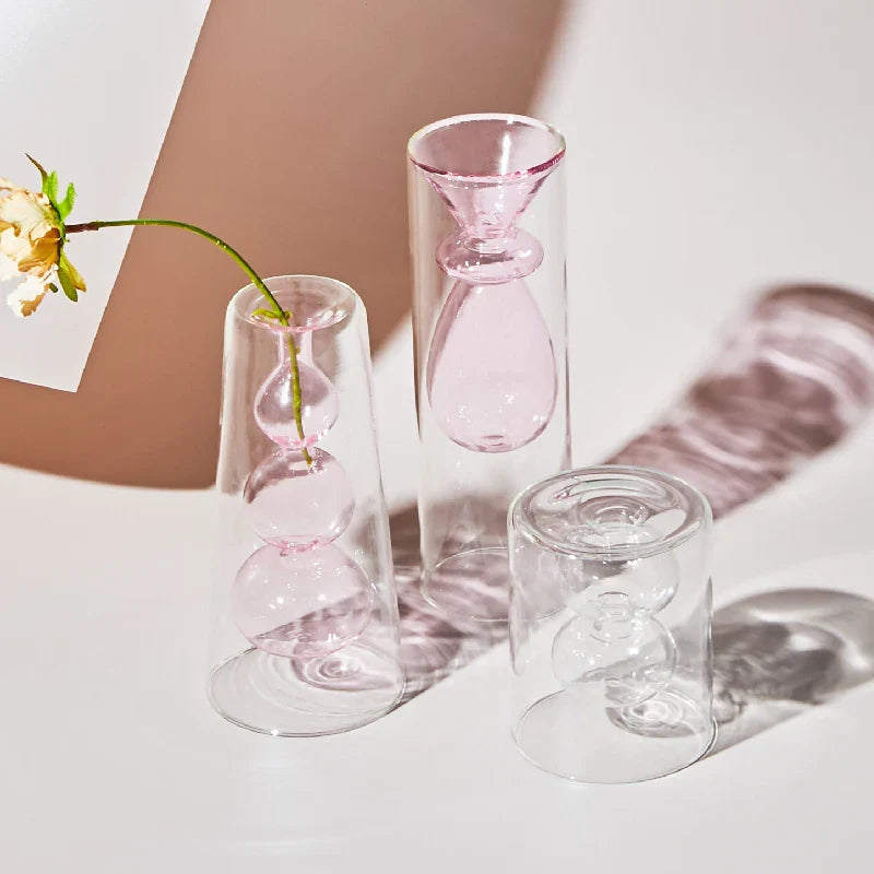 Unik fargerik glassvase, moderne design. Perfekt som stuedekorasjon eller gaveidé.