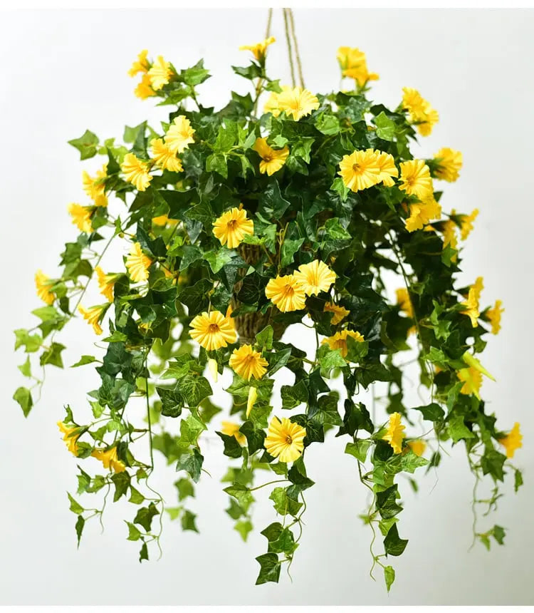 Nære bilder av naturtro kunstige morgenherlighetsblomster i levende farger. Perfekt innendørs/utendørs dekor.