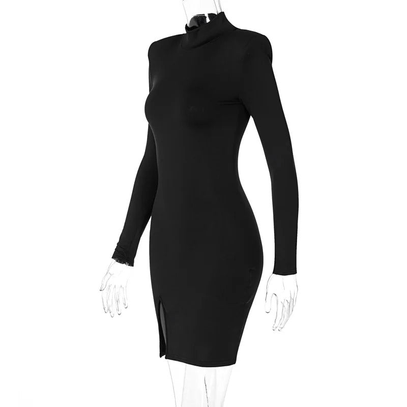 Langermet slimfit minikjole til dame, perfekt for fest og kvelder.