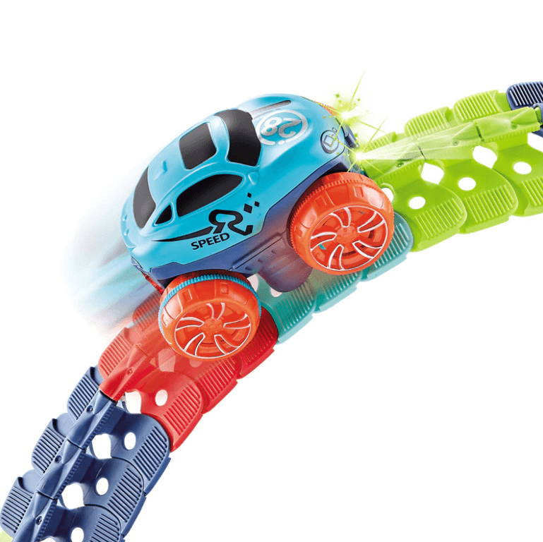 Flere racerbiler konkurrerer på en fleksibel bane, spennende lek for jenter og gutter.