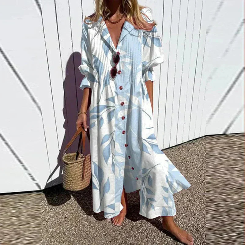 Lang flerfarget bohemsk sommerkjole for kvinner, gir frihet og lett eleganse. Ideell for varme dager.