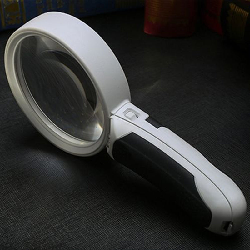 Lett håndholdt forstørrelsesglass med skarpt LED-lys for komfortabel lesing for eldre.