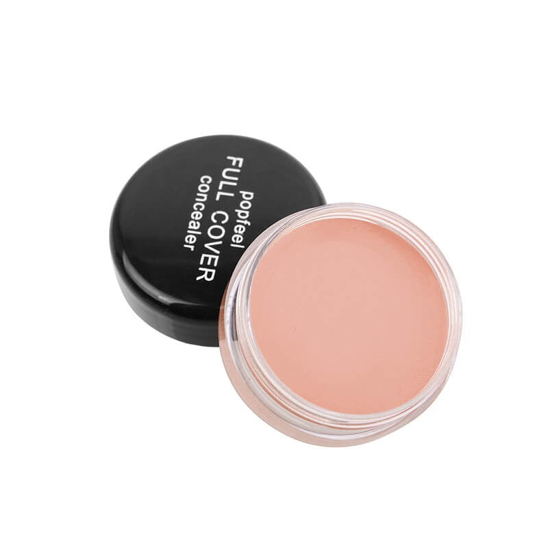 Ansikts concealer som gir feilfri hud, en essensiell del av skjønnhetsrutinen.