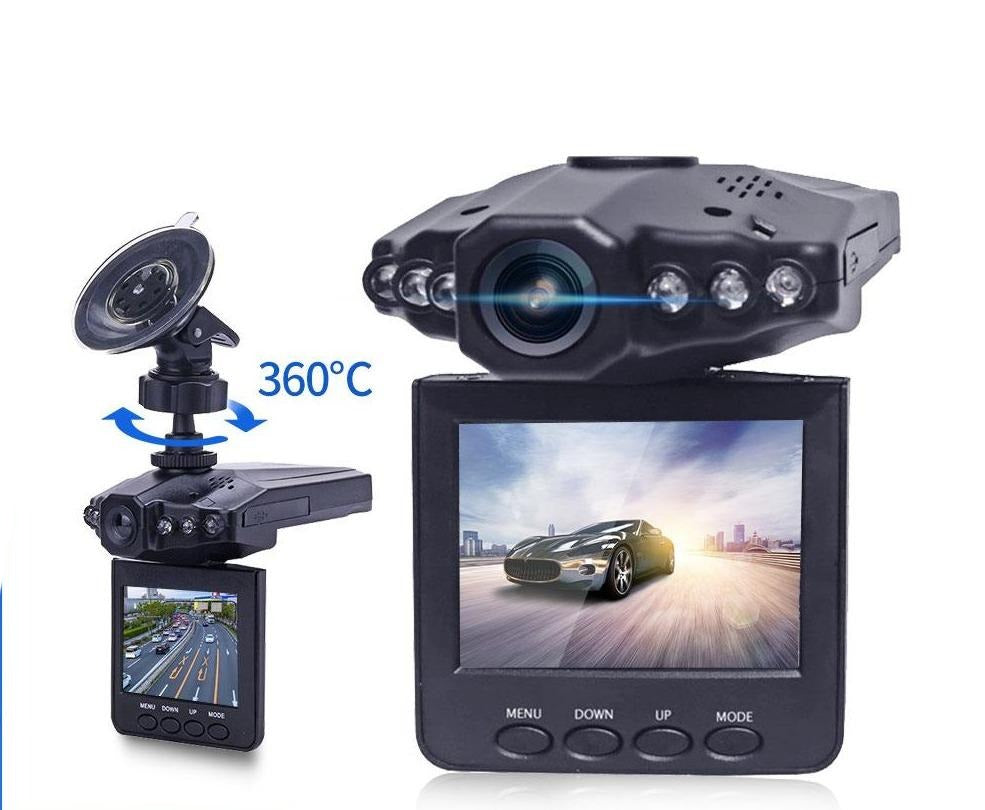 Full HD bil dashcam med nattsyn og bred visning. Sikrer trygg kjøring og videoopptak.