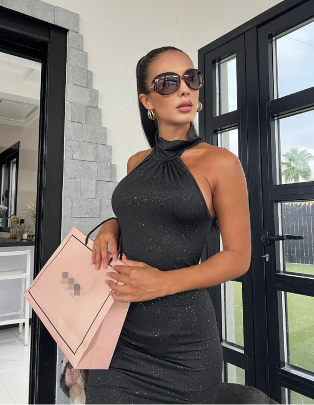 Glamorøs glitrende bodycon kjole for kvinners kveldsantrekk. Strålende festkjole med figurnær passform.