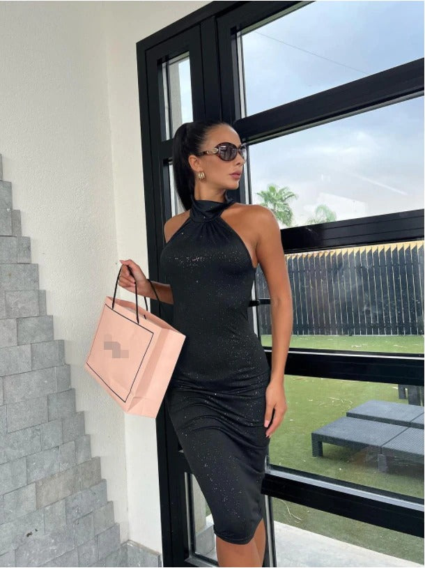 Kvinner glitrende bodycon kjole for fest og spesielle anledninger. Figurnær, elegant og trendy minikjole.