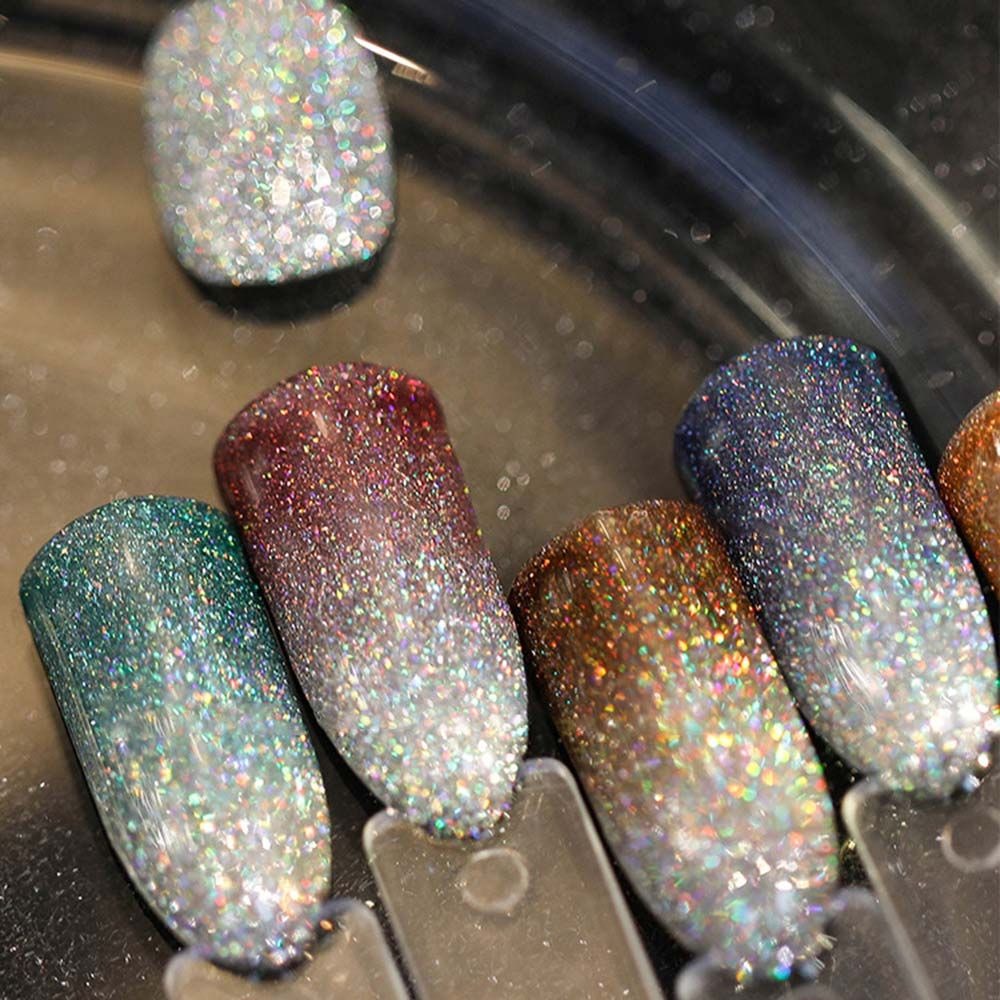 Reflekterende glitter gel neglelakk som skaper glansfulle negler og unik neglekunst.
