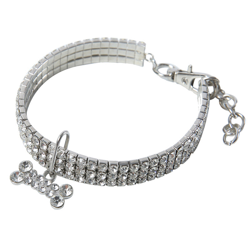 Glitrende kjæledyrhalsbånd med rhinestone og anheng for hund eller katt.