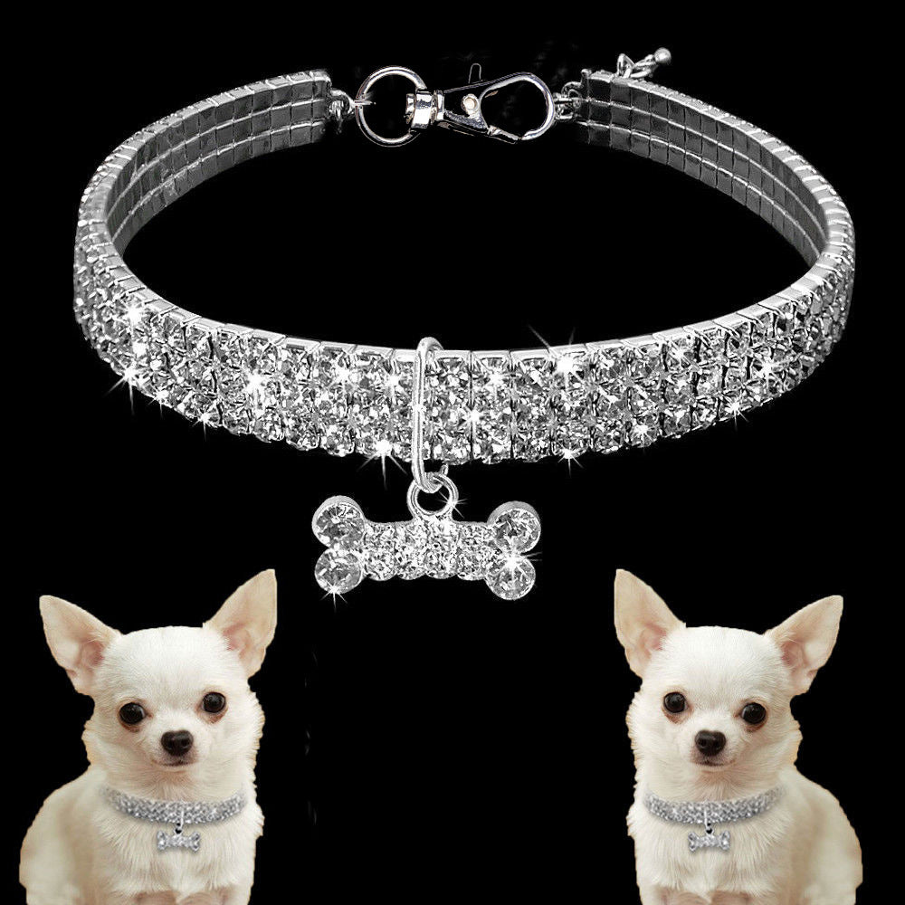Stilfullt kattehalsbånd med glitrende rhinestone design og søtt anheng, perfekt for katter.