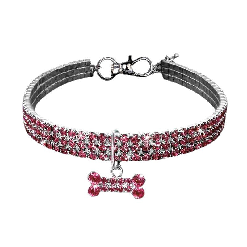 Vakkert glitrende kjæledyrhalsbånd for hund og katt, med skinnende rhinestones og elegant anheng.